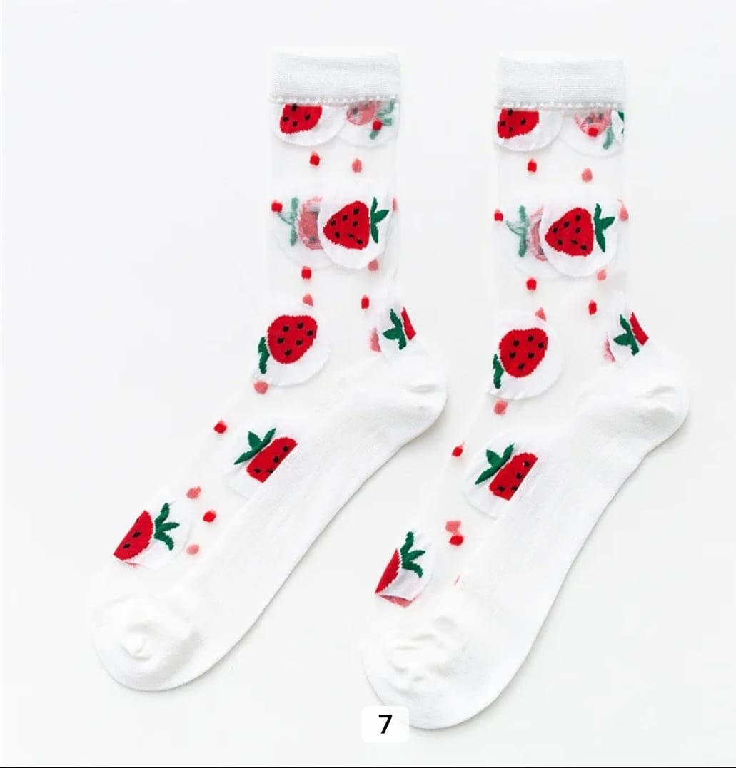 Medias fresitas blanca